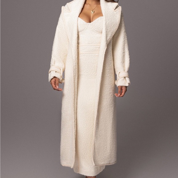 JLUXLABEL Ivory Fit For Success Elegant Cream Women's Boucle Belted Coat - Picture 4 of 10